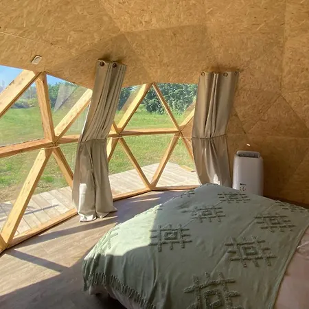 ラグジュアリーテント Le Dome Avec Bain Nordique *
