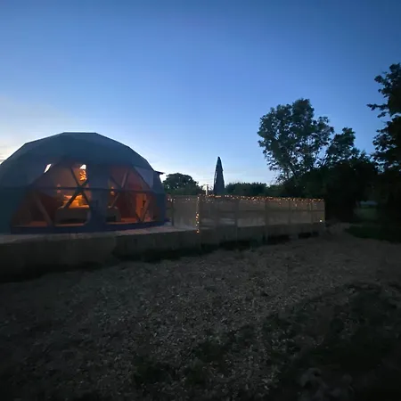 ラグジュアリーテント Le Dome Avec Bain Nordique アンフロワプレ